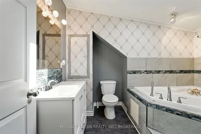 Additional image 30 of 313 Graham Ave