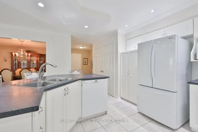 Additional image 8 of 2165 Country Club Dr Unit 16