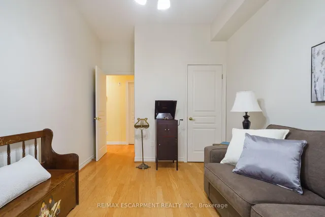 Additional image 24 of 77 Governors Rd Unit 102