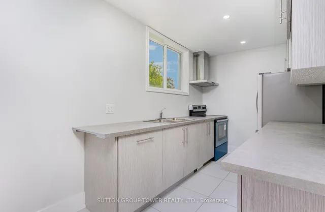 Additional image 38 of 25 Douglas Ave