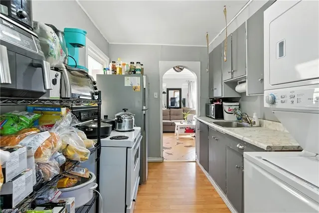 Additional image 5 of 391 Fairfield Ave