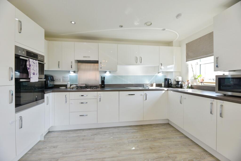 Additional image 3 of 51 Bridge Road East, Welwyn Garden City, AL7