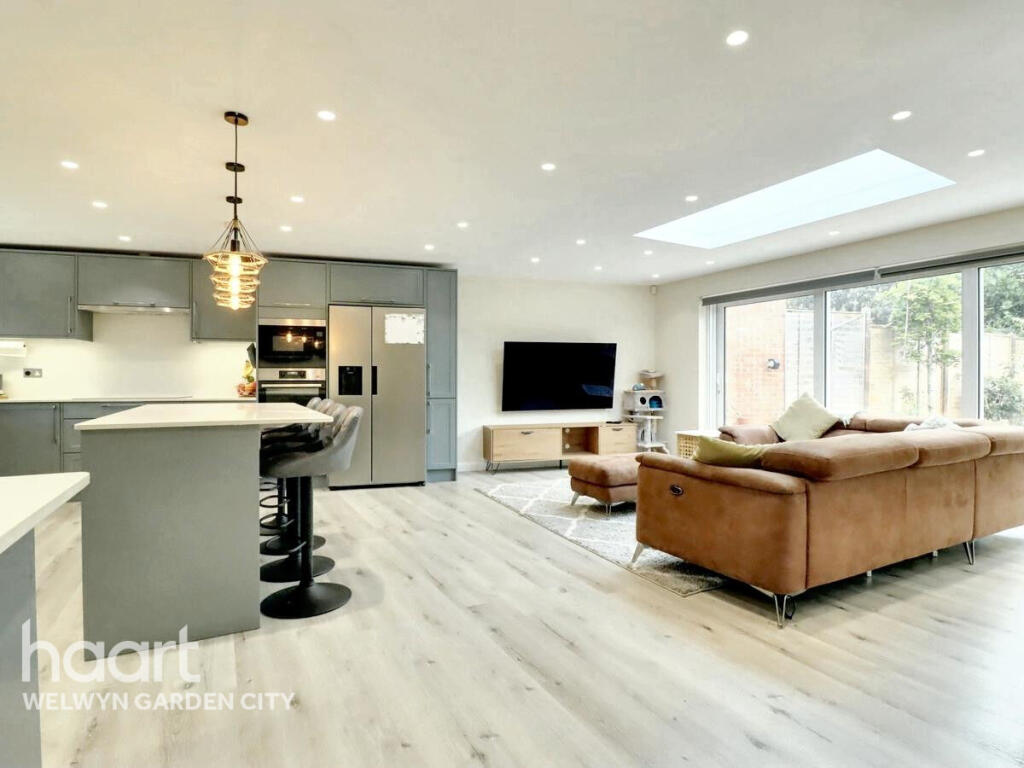 Additional image 10 of Peartree Lane, Welwyn Garden City