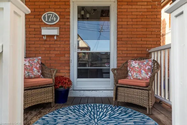 Additional image 3 of 174 Emerald St