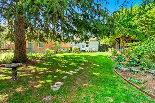 Additional image 38 of 33 Broadway Ave