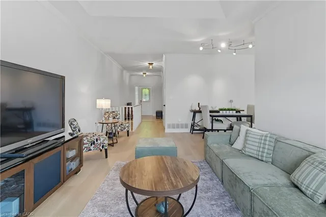 Additional image 16 of 55 Northern Breeze St Unit 33