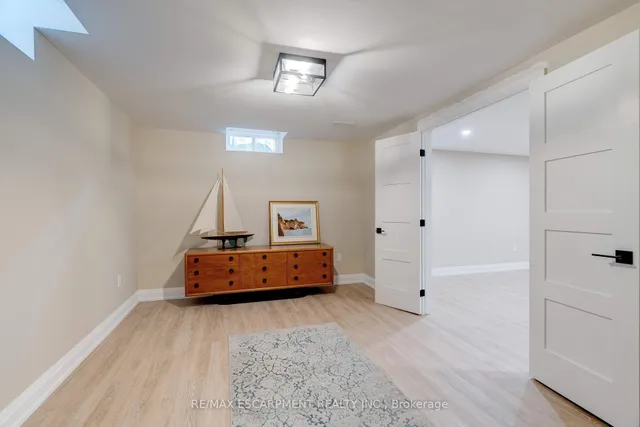 Additional image 32 of 5255 Lakeshore Rd Unit 57