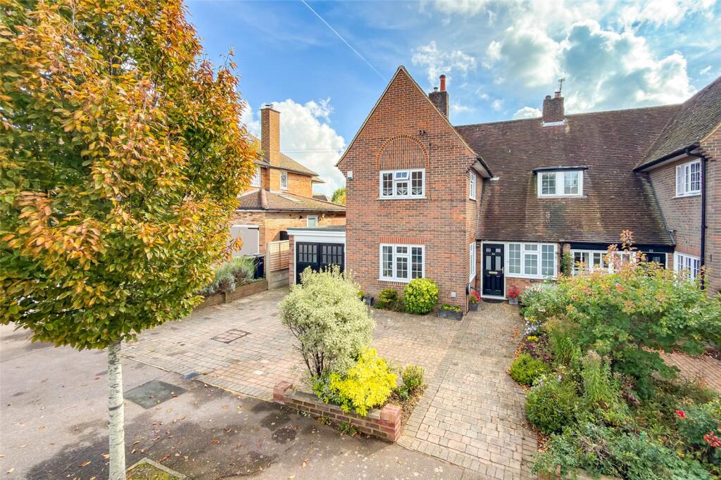 Property image for Bloomfield Road, Harpenden, Hertfordshire, AL5