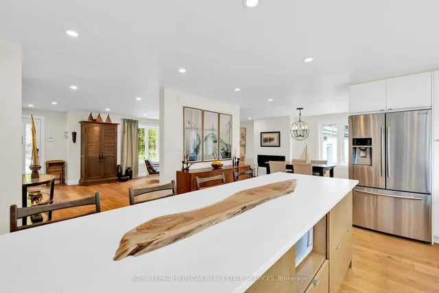 Additional image 14 of 912 Boothman Ave