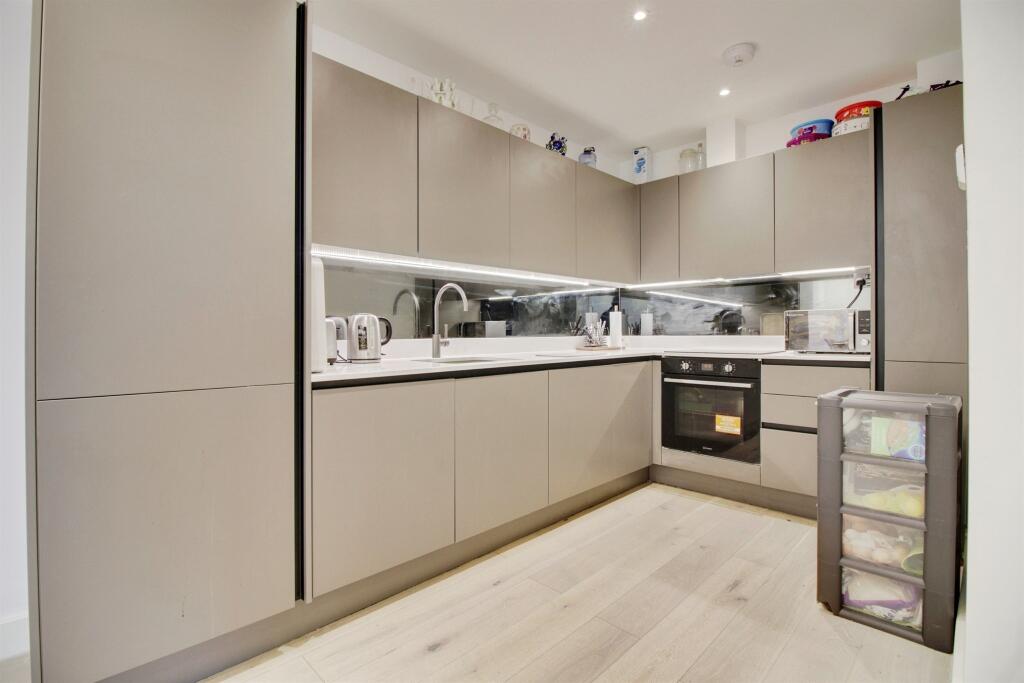 Additional image 8 of Stonehills, Welwyn Garden City