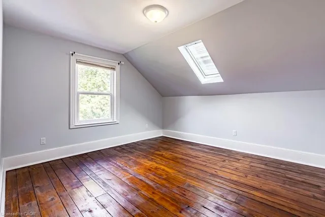 Additional image 37 of 499 Hughson St