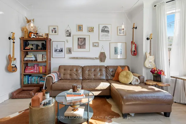 Additional image 5 of 249 Bay St