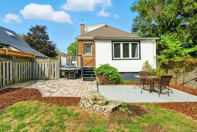 Additional image 37 of 57 Highcliffe Ave