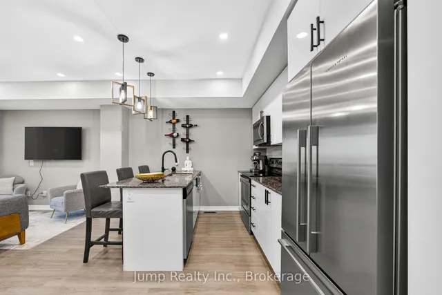 Additional image 20 of 1206 Main St Unit 107