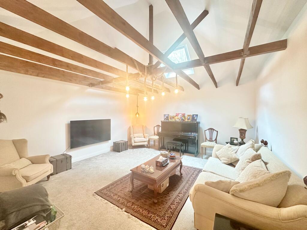 Additional image 8 of a Oaklea, Welwyn