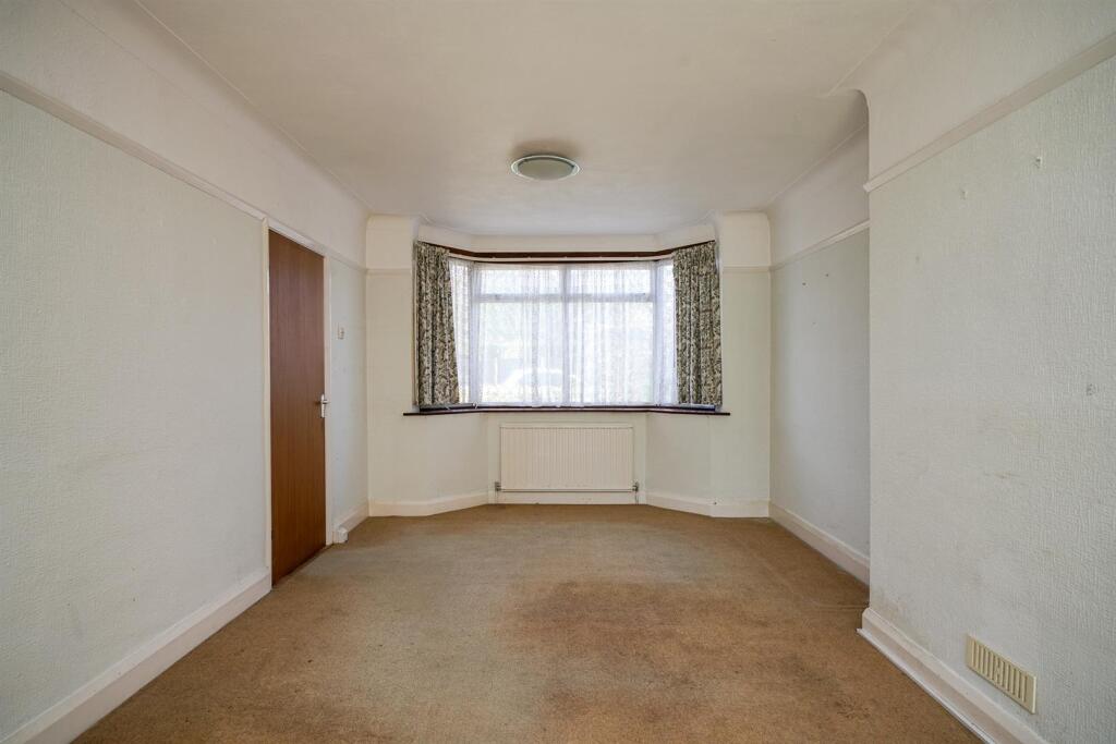 Additional image 2 of Oakwood Drive, St Albans