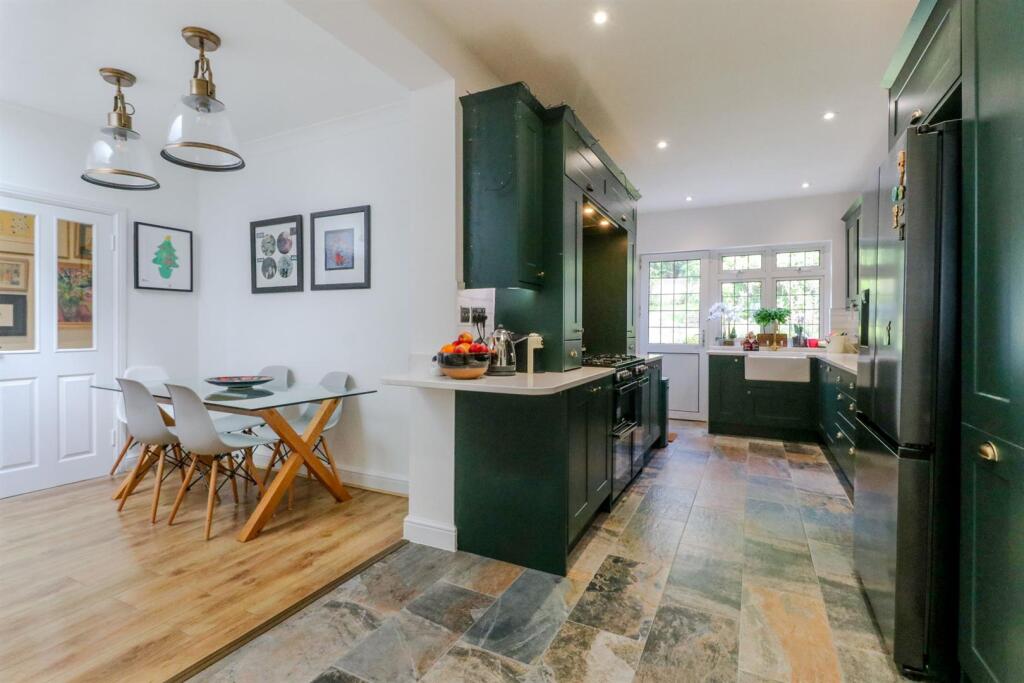 Additional image 11 of Georges Wood Road, Brookmans Park