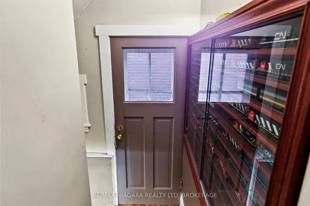 Additional image 26 of 154 Melrose Ave