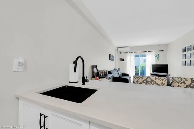 Additional image 14 of 141 Catharine St Unit 102