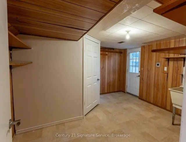 Additional image 21 of 15 Joy Crt