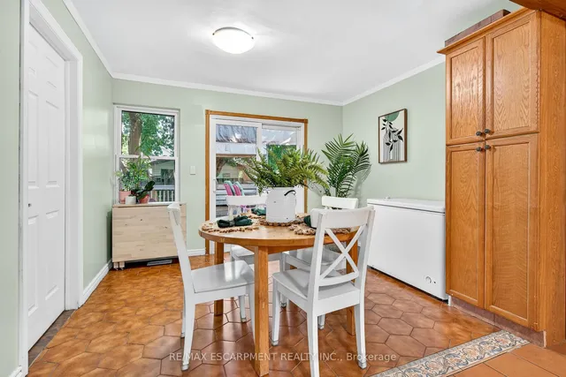 Additional image 15 of 146 Normanhurst Ave