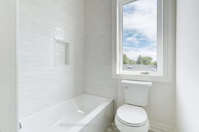 Additional image 36 of 684 Peele Blvd