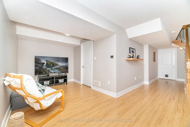 Additional image 37 of 540 Guelph Line Unit 1