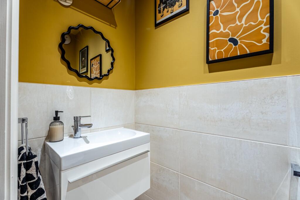 Additional image 9 of Heron Close, Wheathampstead, St. Albans, Hertfordshire, AL4