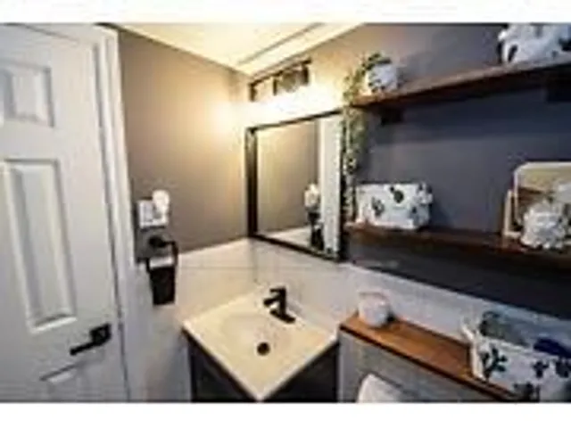 Additional image 29 of 75 Glenburn Crt Unit 811