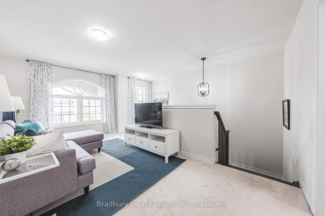 Additional image 20 of 11 Weathering Hts