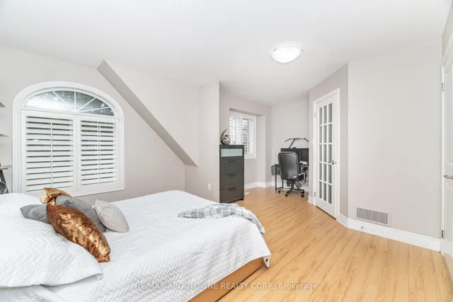 Additional image 25 of 540 Guelph Line Unit 1