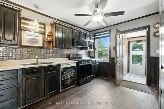 Additional image 17 of 313 Graham Ave