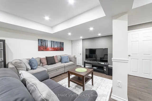 Additional image 37 of 120 Sundial Cres