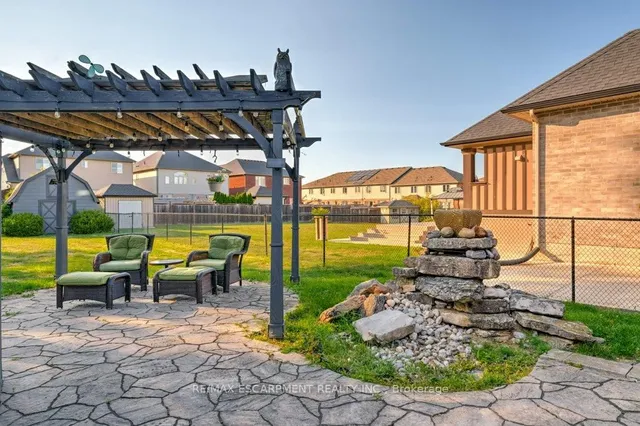 Additional image 32 of 37 WEST Ave