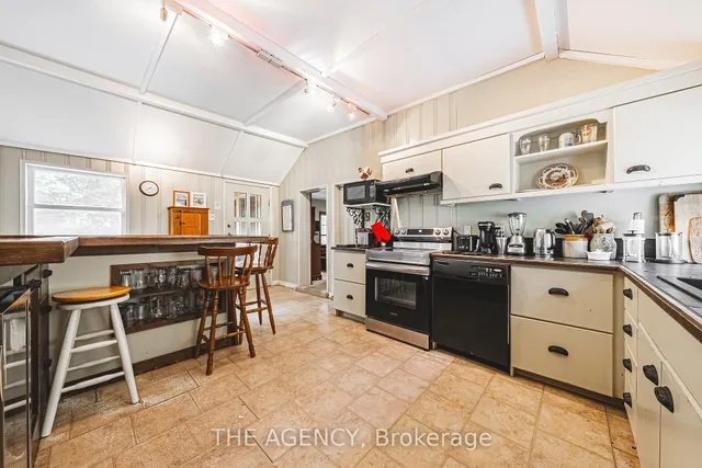 Additional image 13 of 327 Campbell Ave