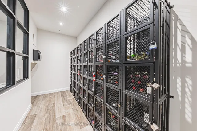 Additional image 20 of 1 Redfern Ave Unit 317