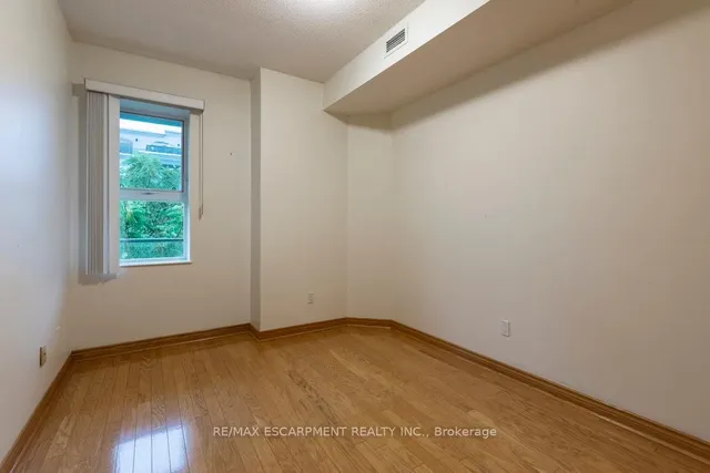 Additional image 12 of 77 Governors Rd Unit 604