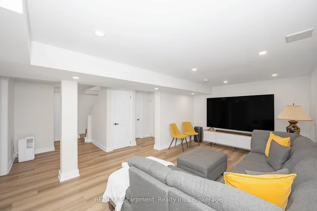 Additional image 29 of 350 East Side Cres