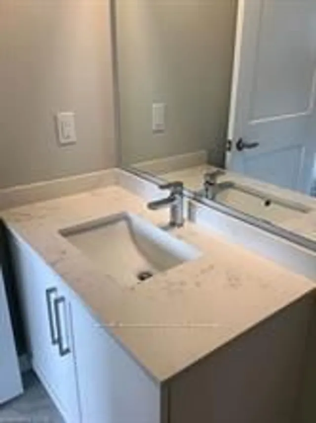 Additional image 11 of 15 Queen St Unit 714