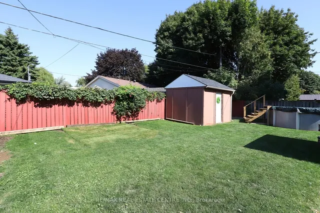 Additional image 29 of 345 Maplewood Cres