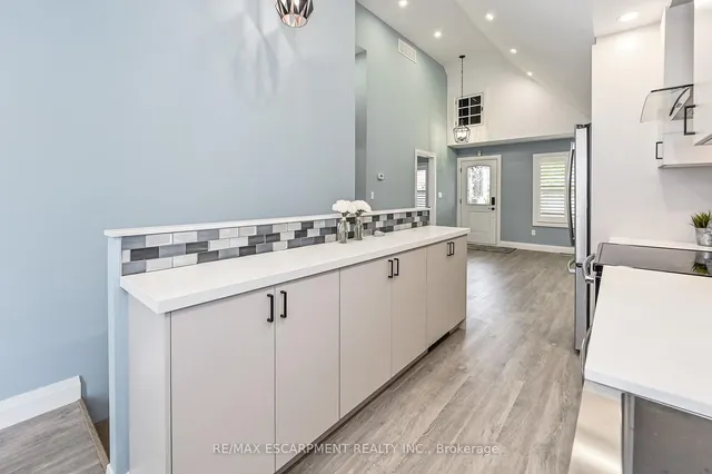 Additional image 15 of 95 Houghton Ave