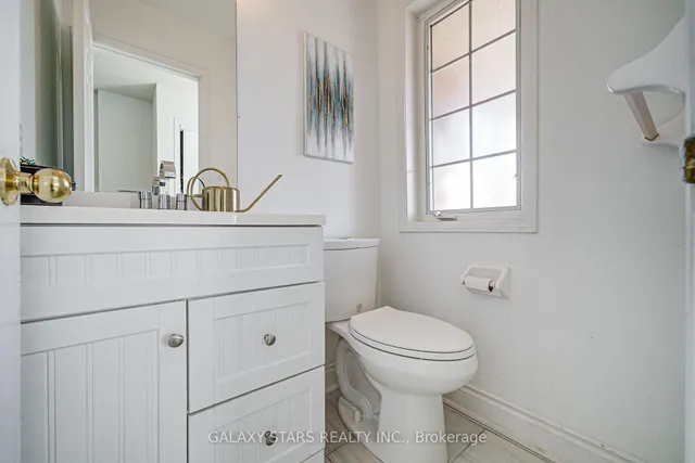 Additional image 9 of 1049 Kennedy Circ