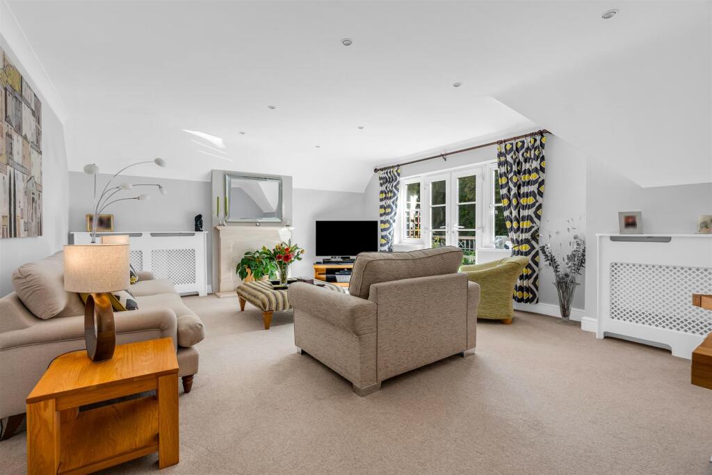 Additional image 5 of Canonsfield Road, Welwyn