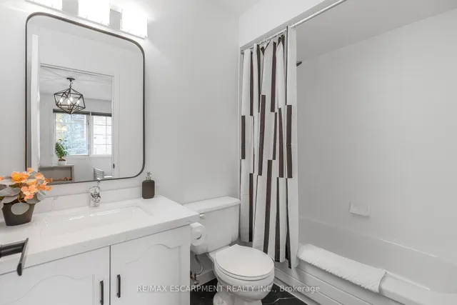 Additional image 26 of 2015 Cleaver Ave Unit 5