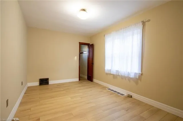 Additional image 17 of 186 Huxley Ave