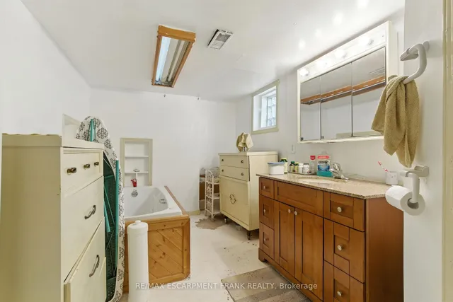 Additional image 29 of 210 EAST 12TH St