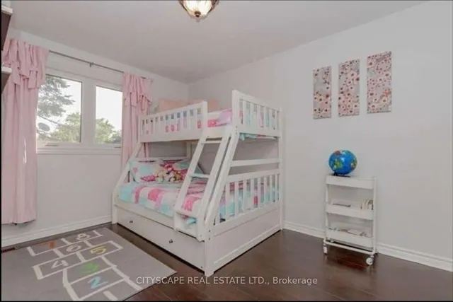 Additional image 24 of 152 Kenwood Ave