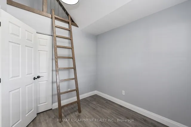 Additional image 11 of 95 Houghton Ave