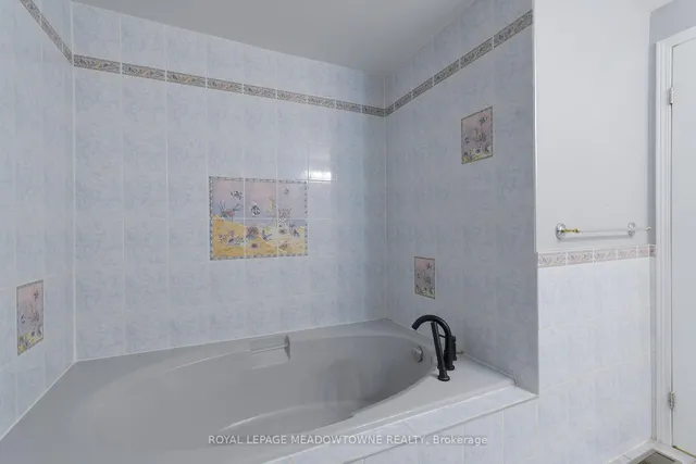 Additional image 29 of 800 Upper Paradise Rd Unit 34