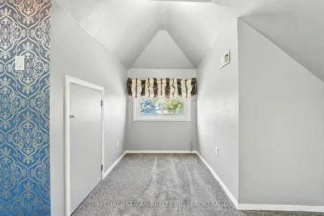 Additional image 28 of 313 Graham Ave